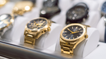 How to Spot Fake Luxury Watches: Red Flags Every Buyer and Seller Must Know
